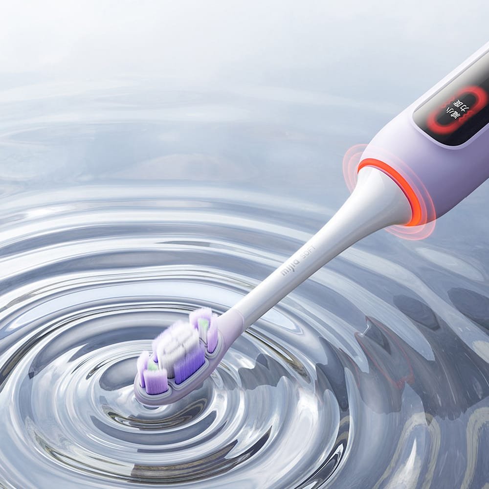Xiaomi Mijia Oscillation toothbrush head vibrating in water demonstrating waterproof power