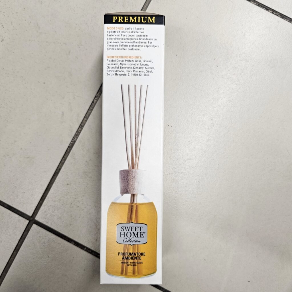 Fragrance diffuser with wooden reeds