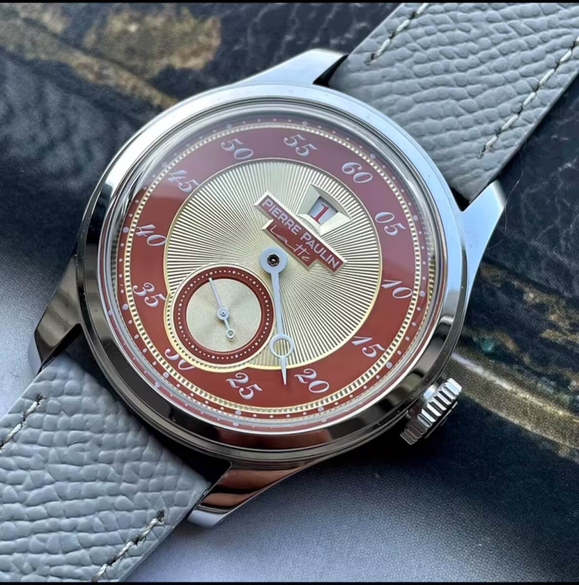 Pierre Paulin dimensions and case side